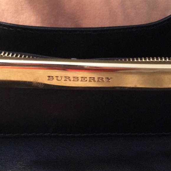 💝 Burberry Black Leather Handbag - Picture 5 of 7